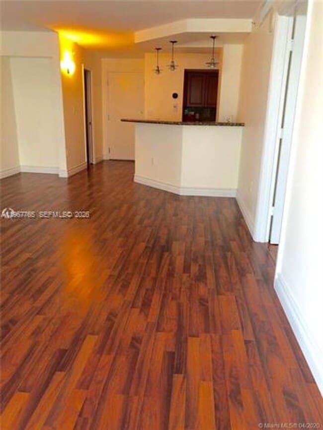 Foto del edificio - 6917 Collins Ave