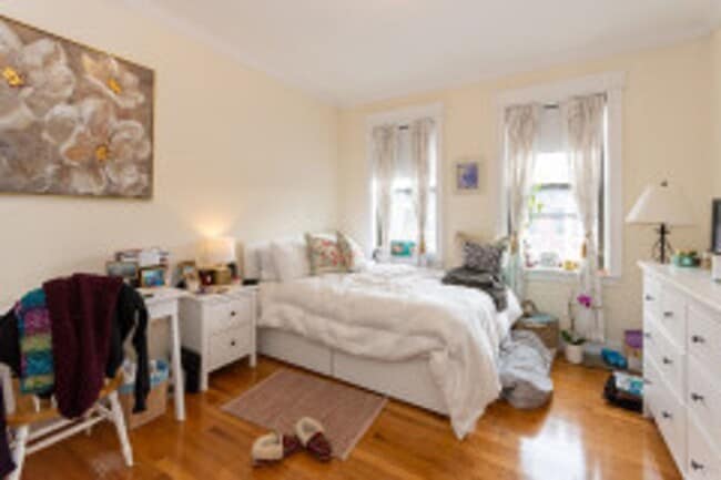 Photo - 4 bed 2 bath - Allston - 9/1   (No Broker Fee) Apartment