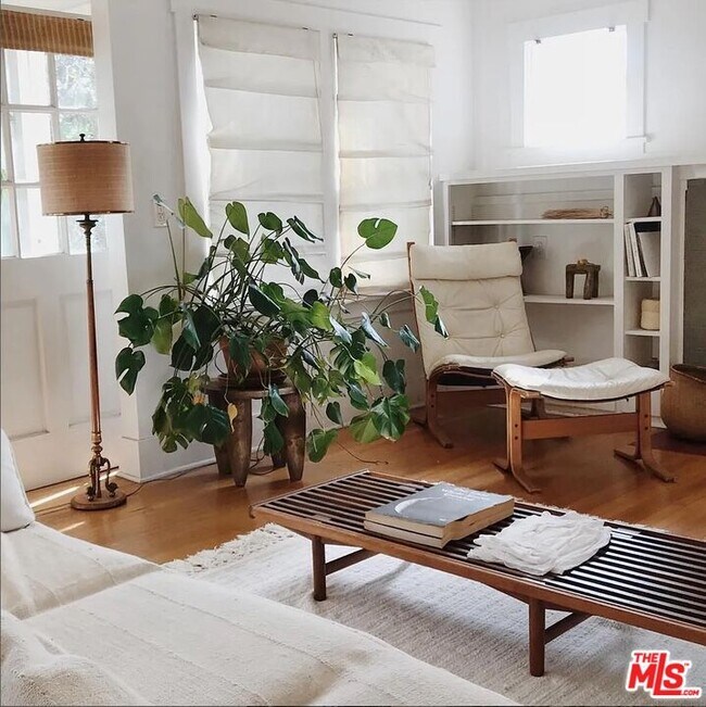 Foto del edificio - 5940 Hayes Ave