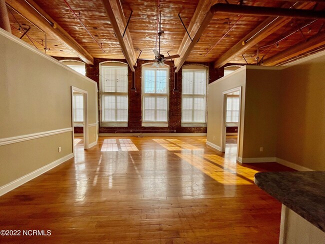Building Photo - 113 Carolyns Mill Pl