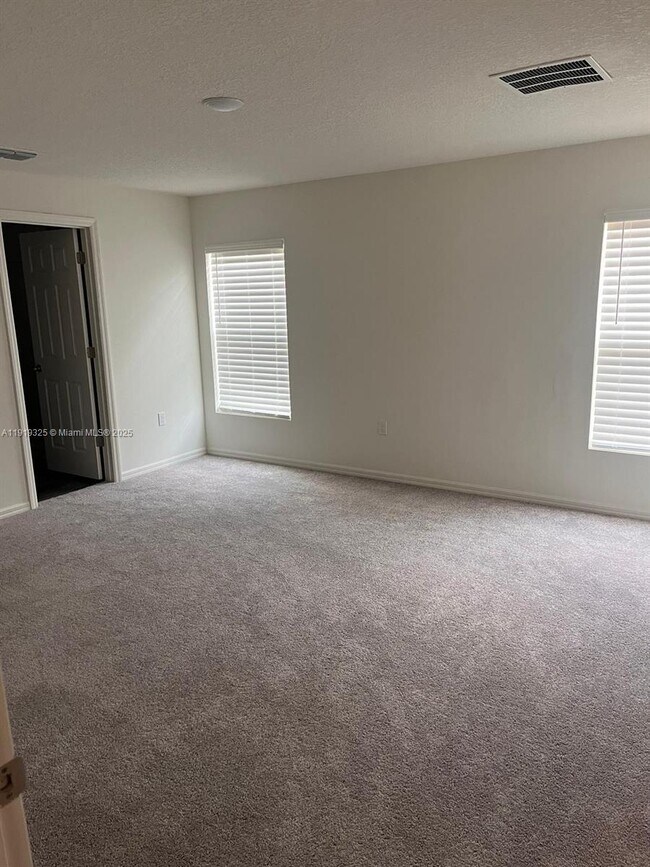 Building Photo - 579 NW North Macedo Blvd