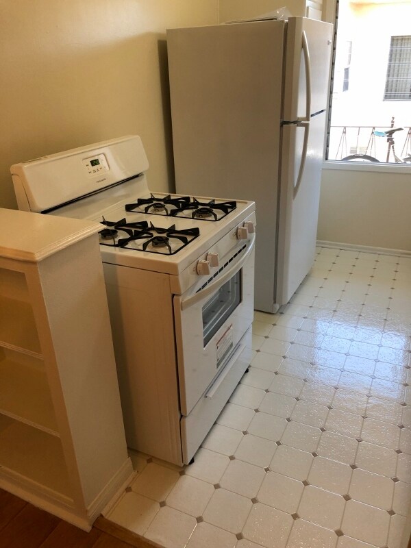 Foto del edificio - 611 N Flores St