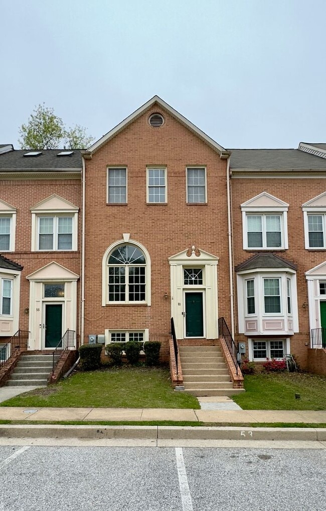Building Photo - Charming 4 Bedroom/3.5 Bathroom Townhome in Cedarwood Estates, Pikesville, MD!