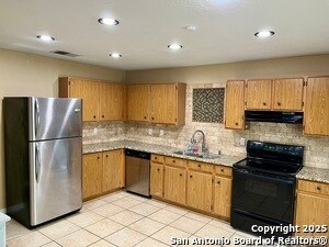 Foto del edificio - 15418 Walnut Creek Dr