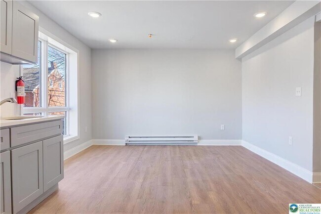 Foto del edificio - 829 Linden St