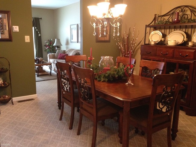 Building Photo - 3 br, 2.5 bath Townhome - 15 Emily Ct Town...