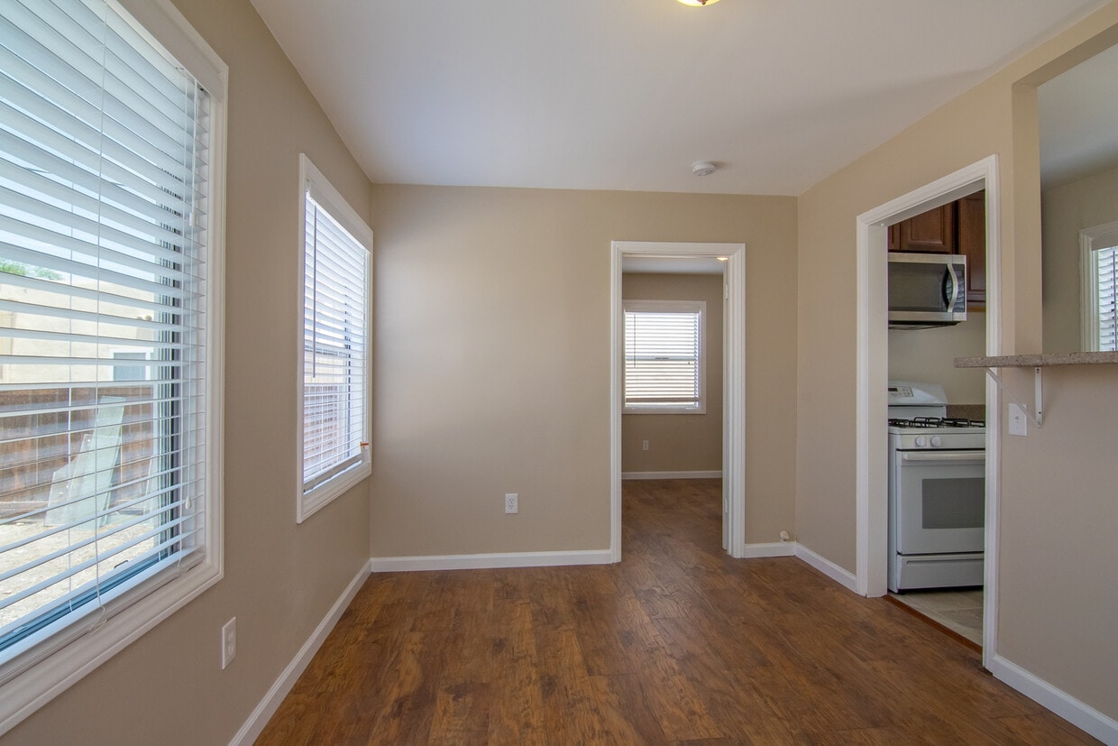 Primary Photo - 33rd Duplex
