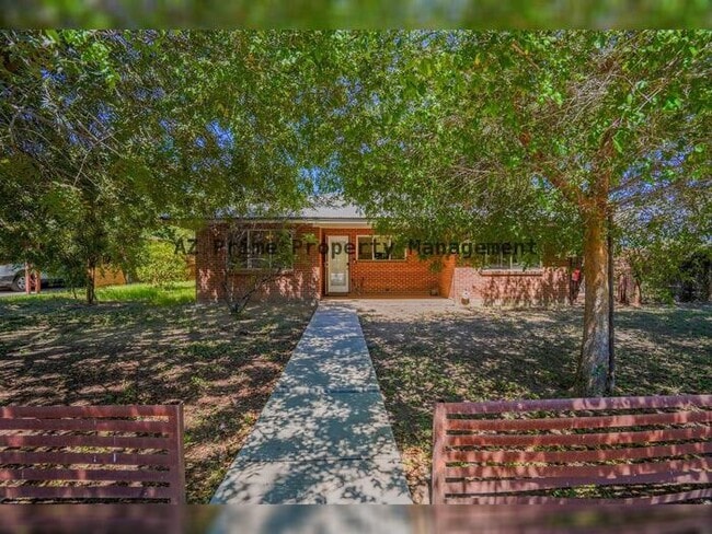 Building Photo - 351 E Encanto Dr