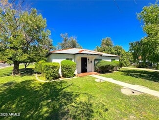 Building Photo - 6 N Fraser Dr E