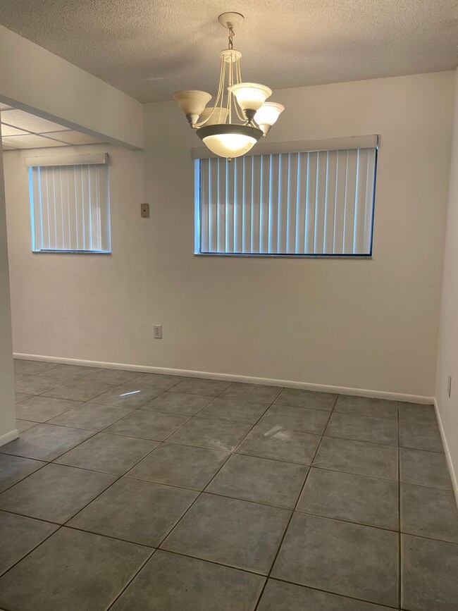 Foto del edificio - Spacious 2bed/2bath condo near USF $1590/m...