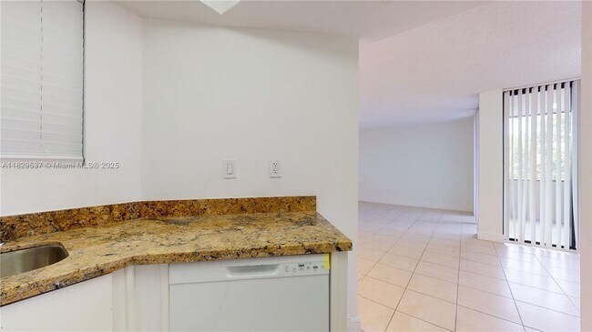 Foto del edificio - 8215 SW 152nd Ave