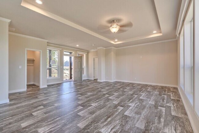 Foto del edificio - New Single Level Home situated on an active Hazelnut Orchard