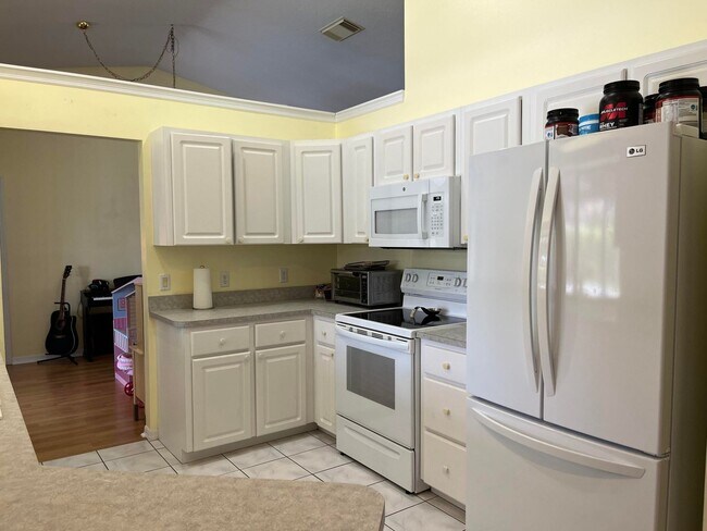 Building Photo - Annual Rental