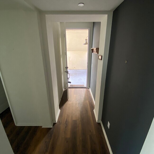 Foto del edificio - 5200 Beachside Ln