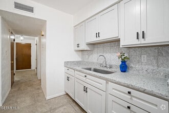 Building Photo - 481 Rio Arriba Dr