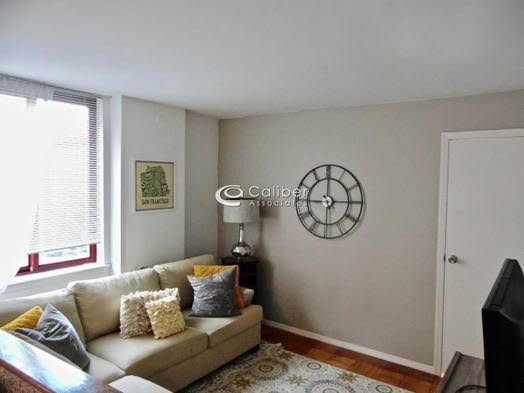 Primary Photo - 444 10th Ave