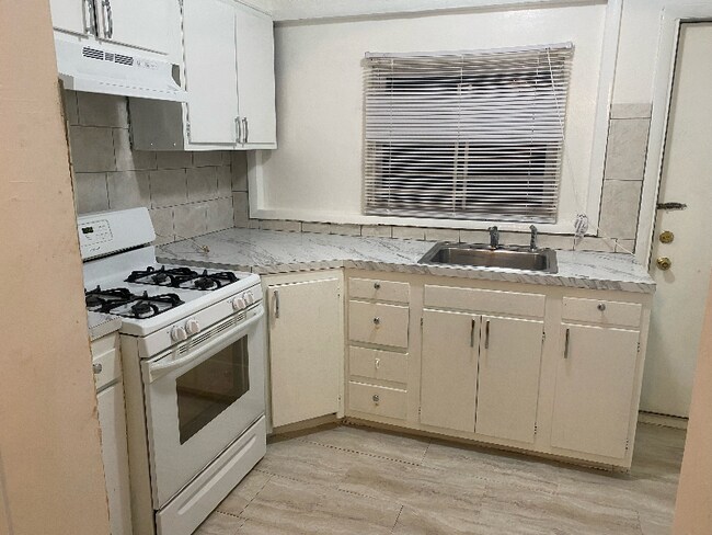 Building Photo - 217 S 58th St
