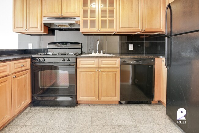 Building Photo - 87-26 175th St