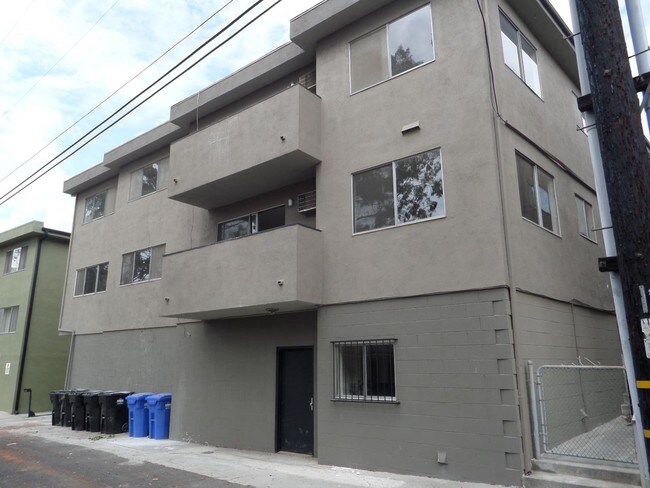 Building Photo - 6637 Springpark Ave