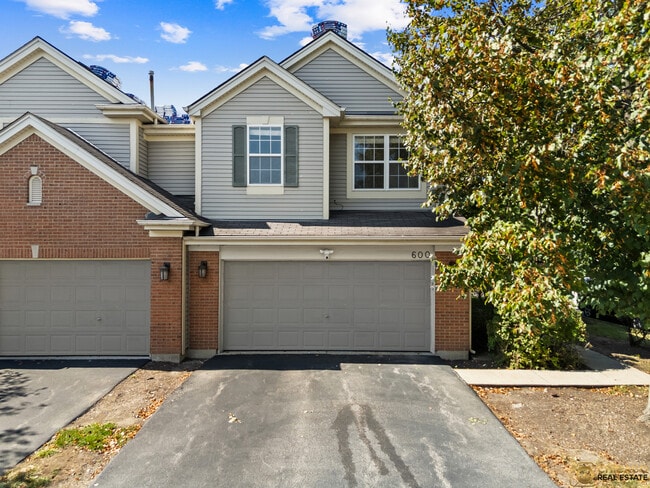 Building Photo - 600 Creekside Cir