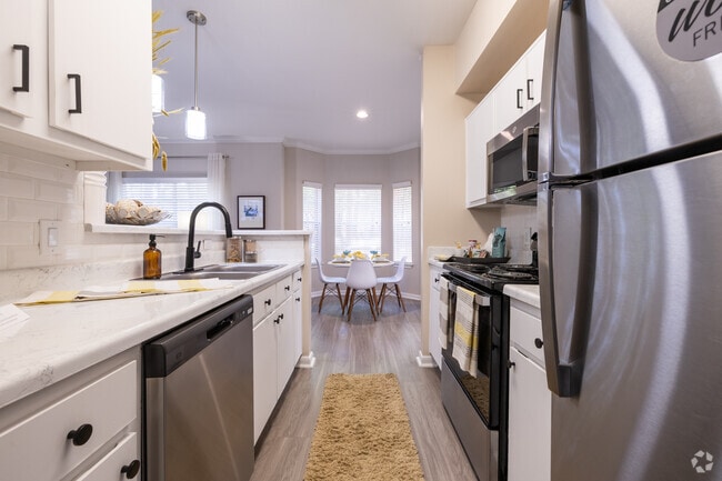 Interior Photo - White Oak Apartments