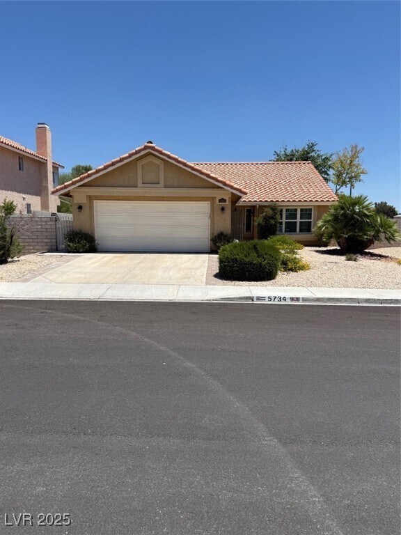 Foto principal - 5734 Indian Ridge Dr