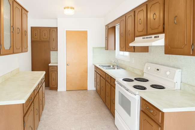 Photo du bâtiment - 19 Reid Ave N