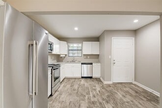 Building Photo - 3491 Balboa Cir