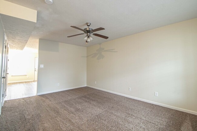 Building Photo - 916- A Charlotte Street