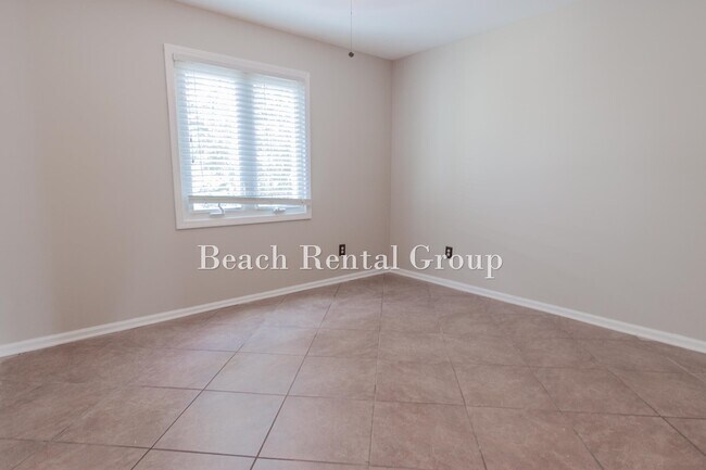 Building Photo - 2010 Sand Dunes Dr