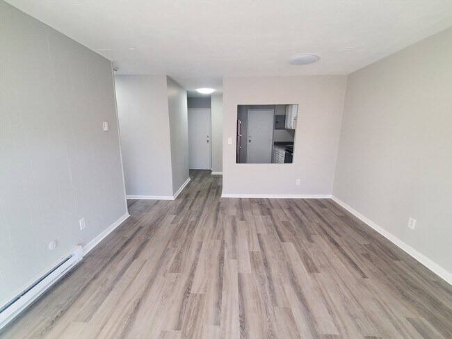 Foto del edificio - 760 Cummins Hwy