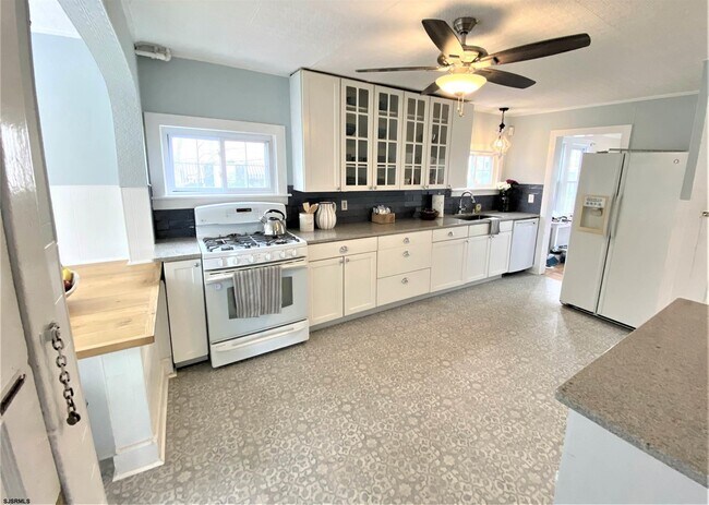 Foto del edificio - 7207 Ventnor Ave
