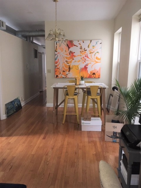 Foto del edificio - 2337 N Bosworth Ave