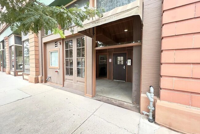 Building Photo - 211 W 2nd St