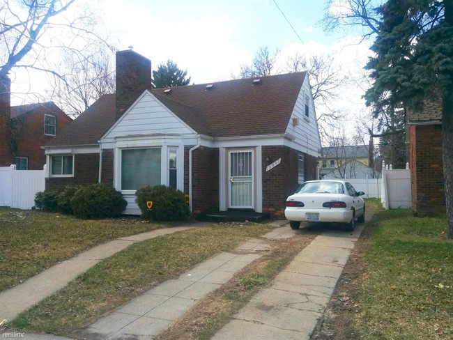 Building Photo - 3 br, 1 bath House - 19997 Cheyenne St