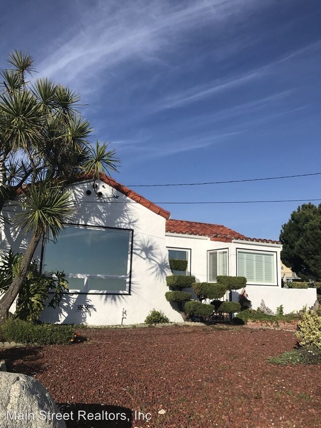 Foto del edificio - 1128 W Cliff Dr