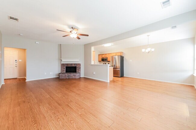 Foto del edificio - 420 Fireside Pl