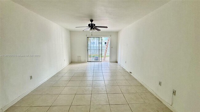 Building Photo - 1441 Lincoln Ct