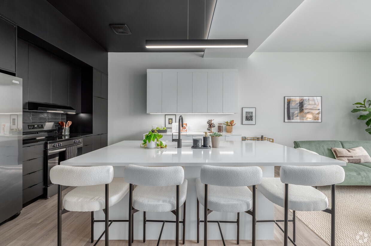 Model - 1BR, 1BA - 757SF - Kitchen - Driftwood