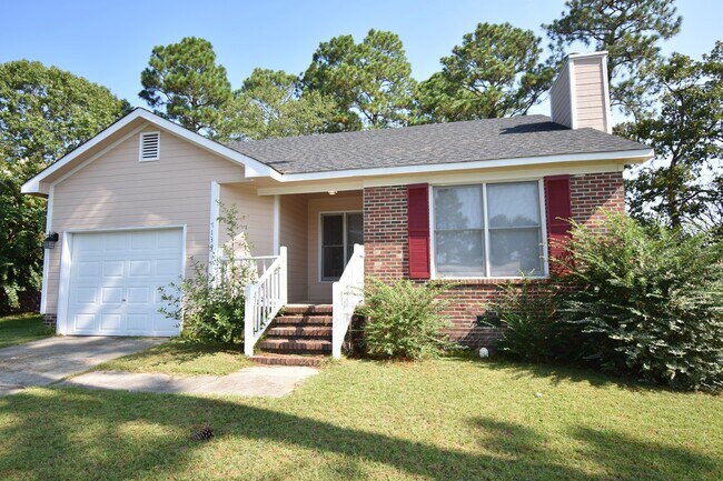 Foto del edificio - COMING SOON 3 Bedroom and 2 Bath Home (No Pets)