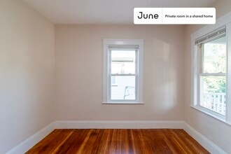 Building Photo - Room in Shared 6 bed/2 bath home