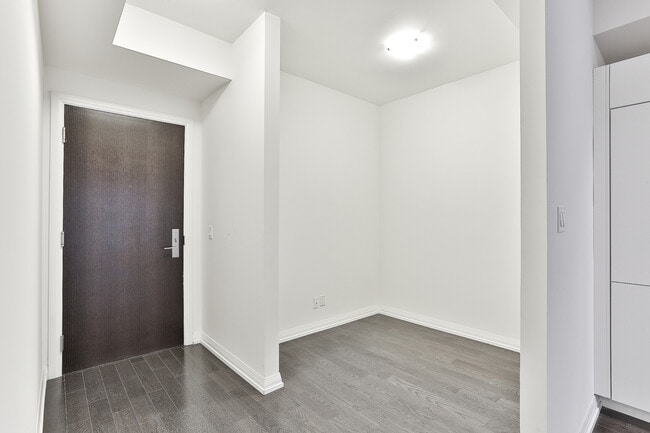 Photo du bâtiment - 460 Adelaide St E