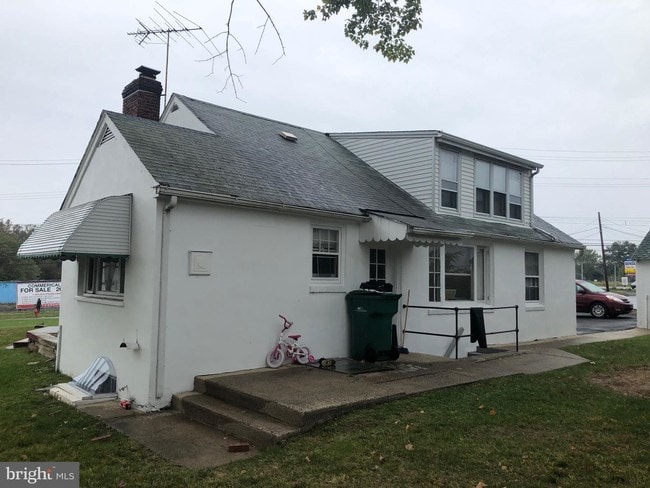 Building Photo - 557 Bristol Pike