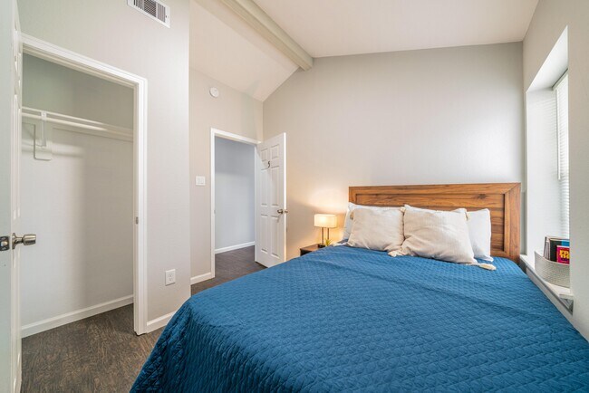 Foto del edificio - 3806 Brookfield Dr