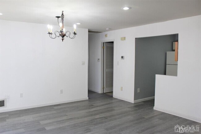 Building Photo - 1003 Woodhaven Dr