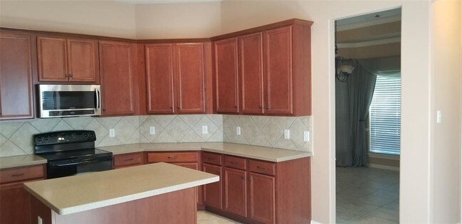 Building Photo - 20762 Oakhurst Creek Dr