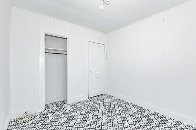 Building Photo - 160 Austin St