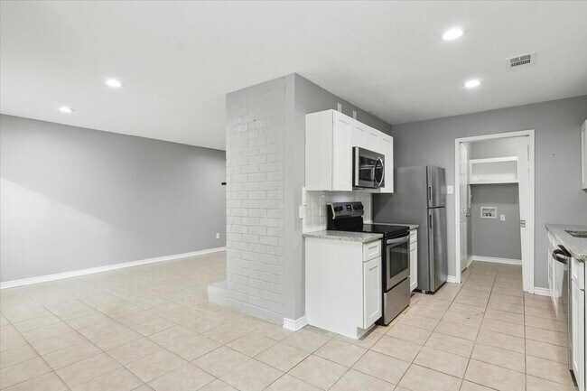Foto del edificio - 8540 Glen Meadow Ln
