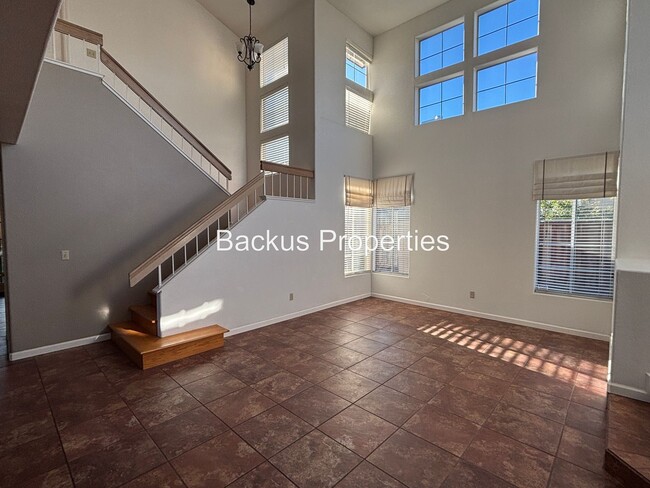 Foto del edificio - Wonderful two-story home in Las Palmas