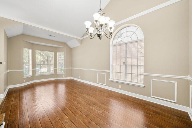 Foto del edificio - 2023 Chittim Trail Dr